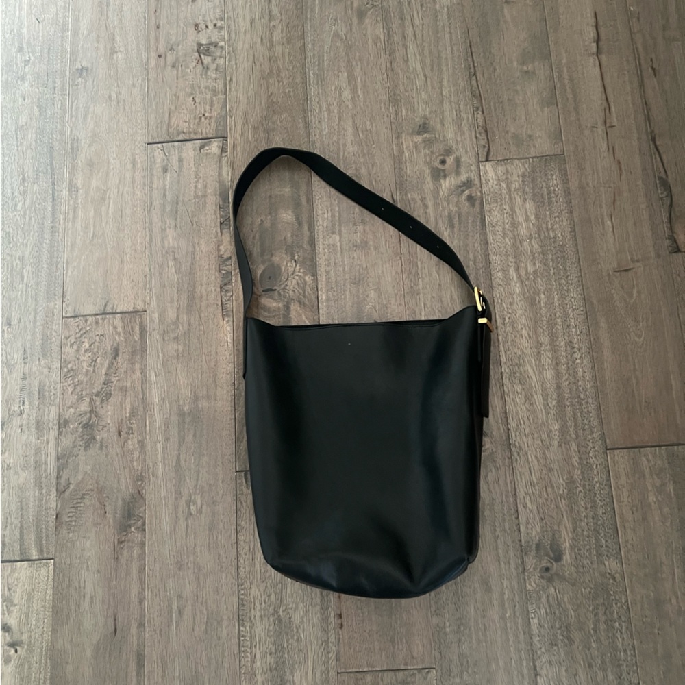 Madewell essential black bucket tote